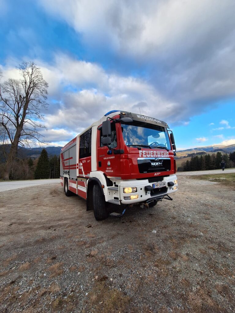 Mehr über den Artikel erfahren Gülle verschmutzt Fahrbahn