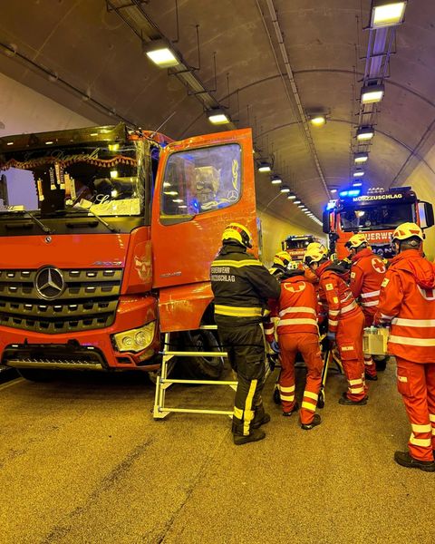 Mehr über den Artikel erfahren Einsatzserie Teil 2: LKW Unfall im Tunnel Spital